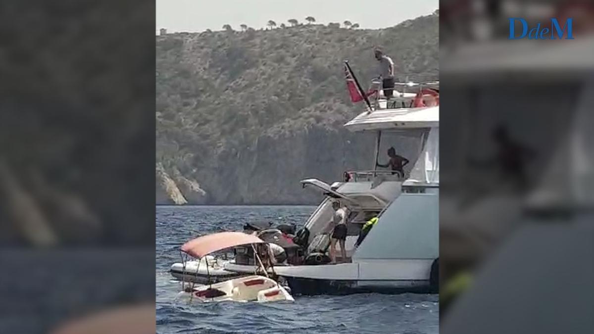 Un yate rescata a los tripulantes de una pequeña barca de alquiler