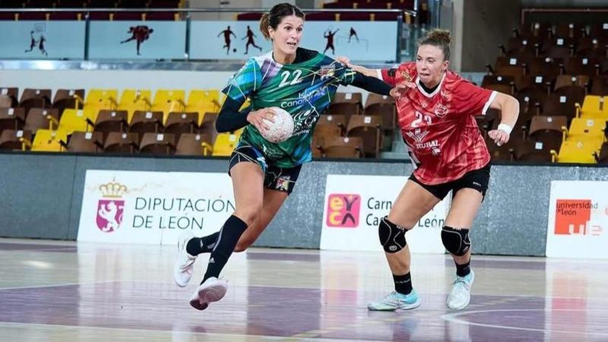 Agustina López (izquierda) había denunciado al Costa del Sol.