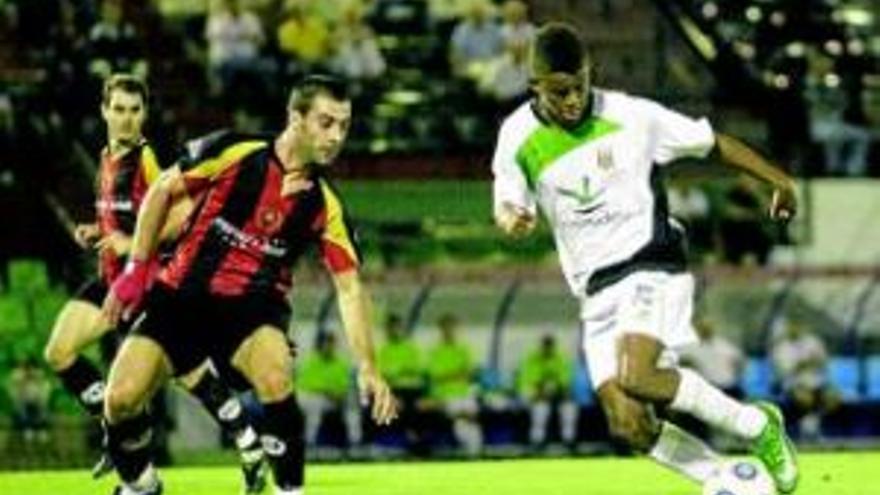 El Mérida supera al Reus en los penaltis