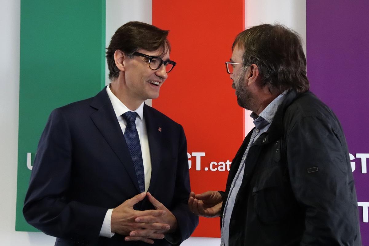 El líder y candidato del PSC, Salvador Illa, con el secretario general de UGT en Catalunya, Camil Ros, el pasado lunes