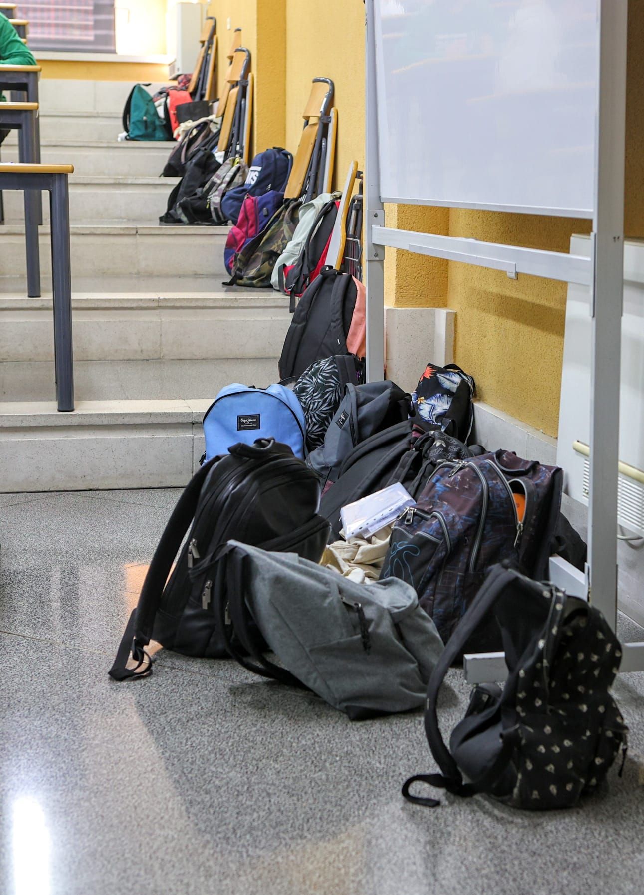 Exámenes acceso a la universidad en el Edificio de la UPV del Campus de Alcoy