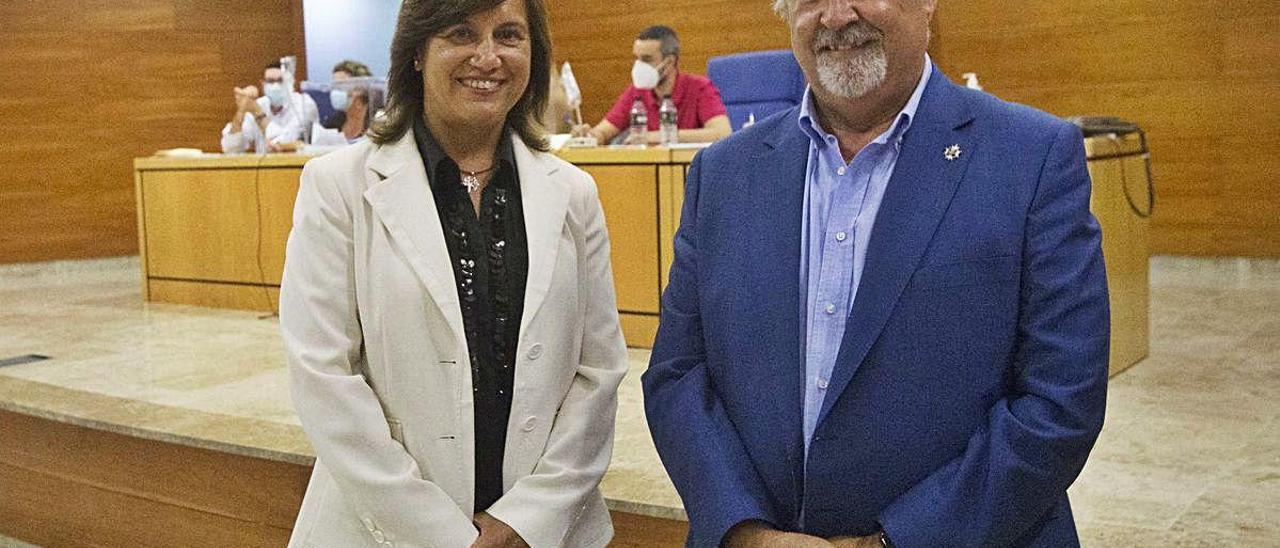 Pilar Fuentes y Enrique de la Cruz, ayer en la asamblea.
