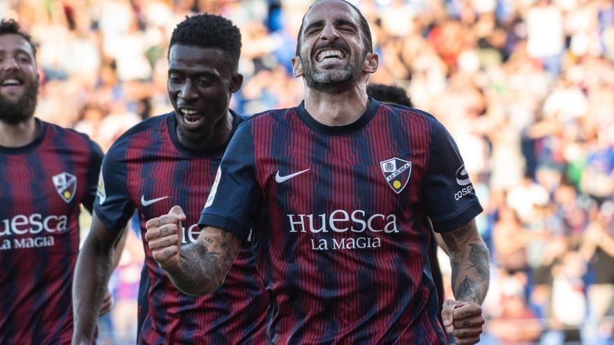 El Huesca quiere repetir victoria ante un Málaga con dudas