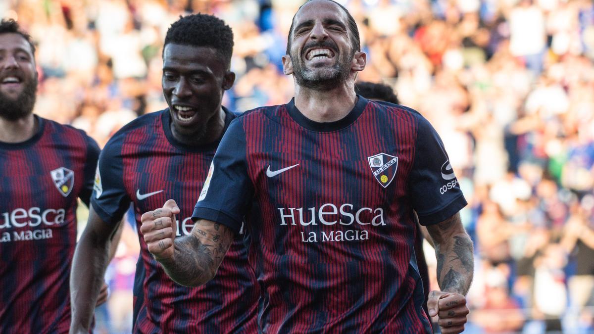 Mateu celebra su gol en el choque ante el Ibiza