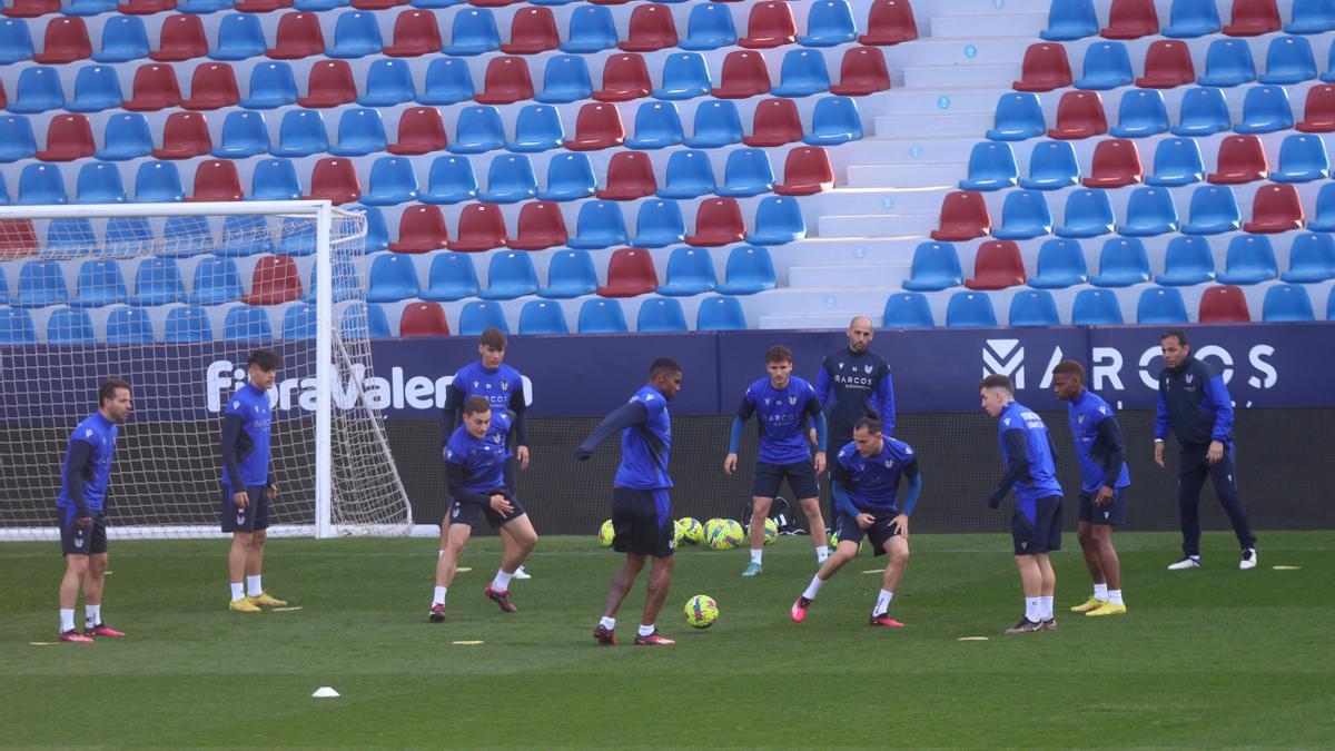 Sesión de entrenamiento del Levante UD previo al partido frente al CD Lugo