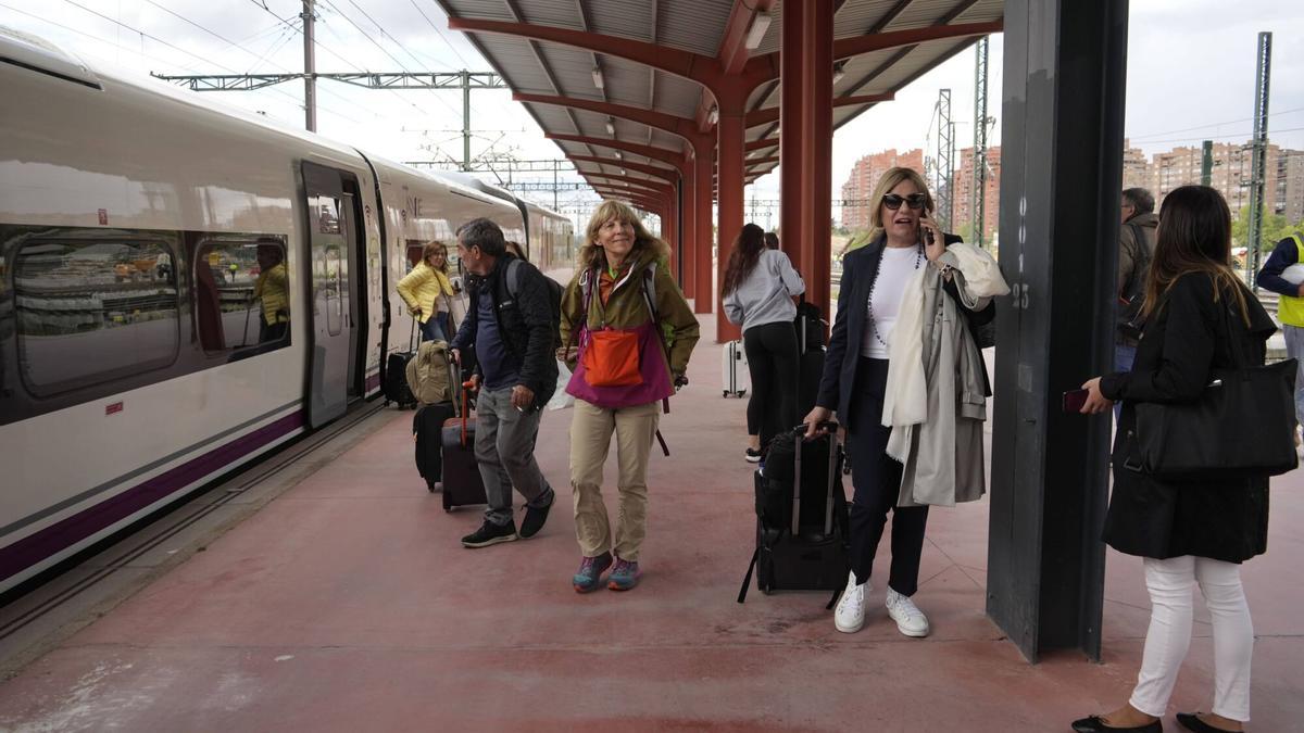 Un tren en la estación de Zamora