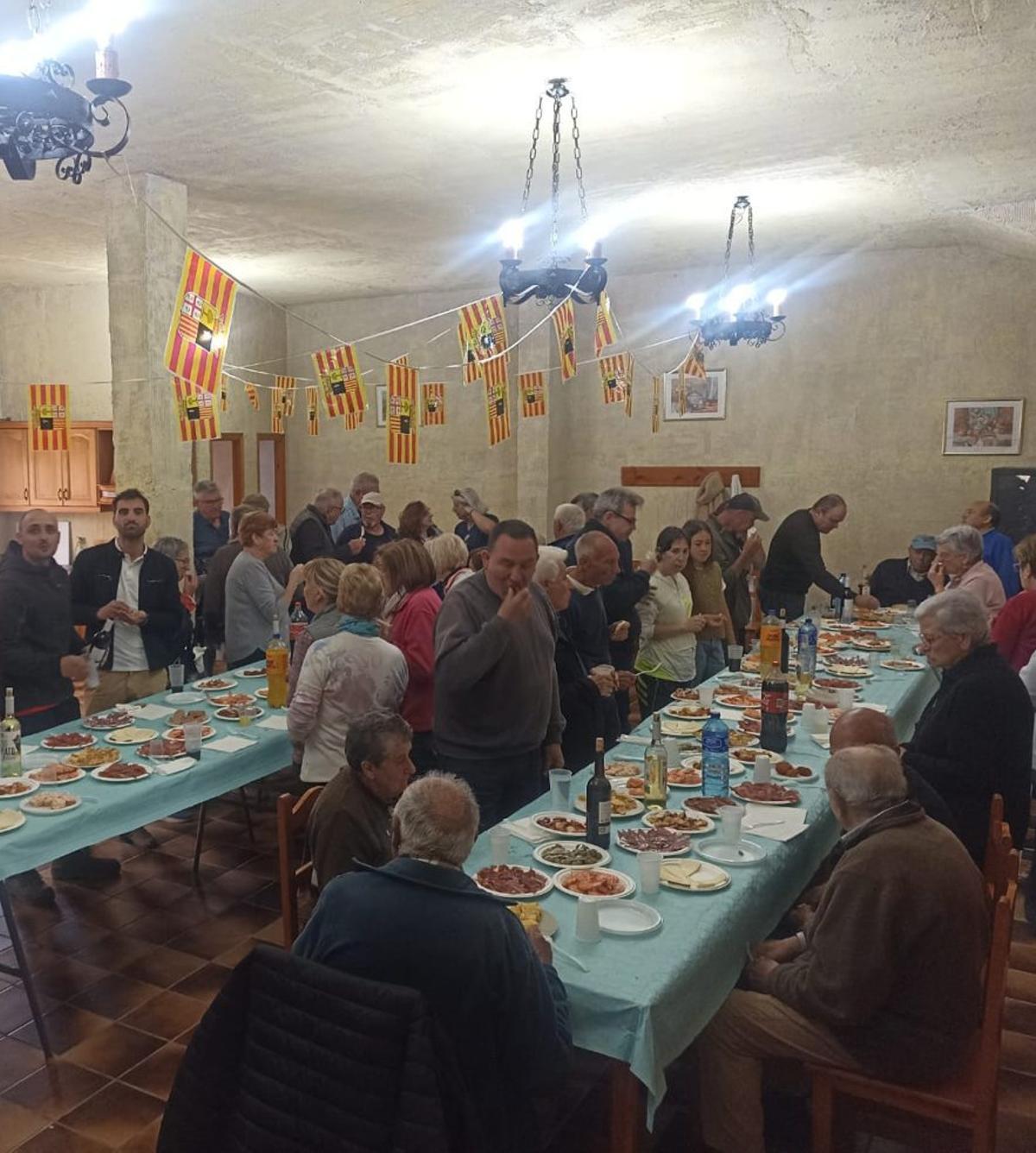 Vermú popular en Plenas.  | SERVICIO ESPECIAL