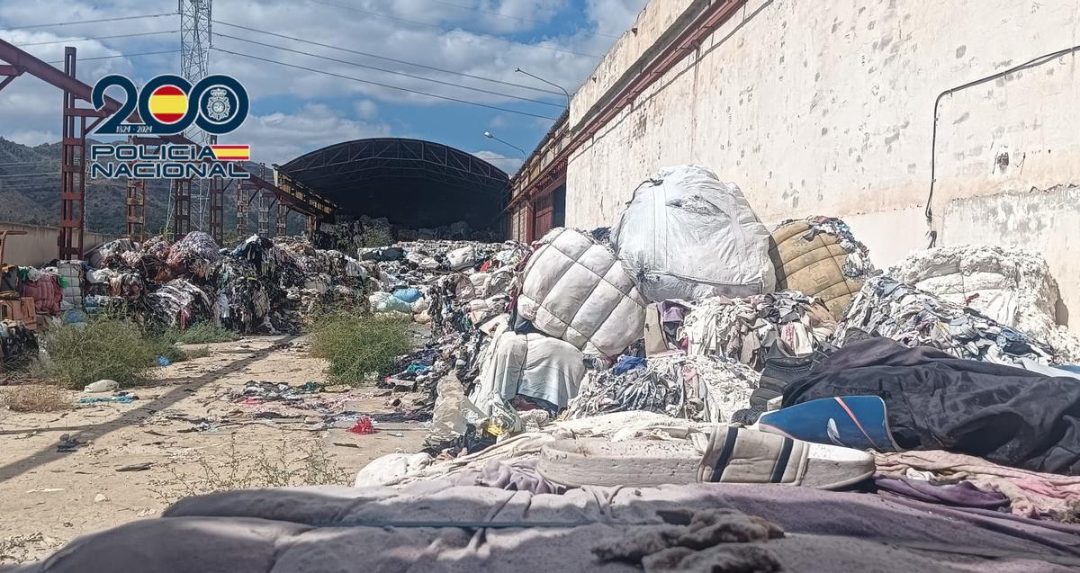 Imagen del vertedero textil ilegal en Alcoy