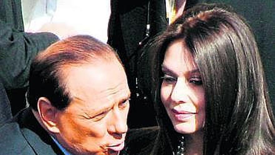 Roto el acuerdo de divorcio entre Berlusconi y Lario