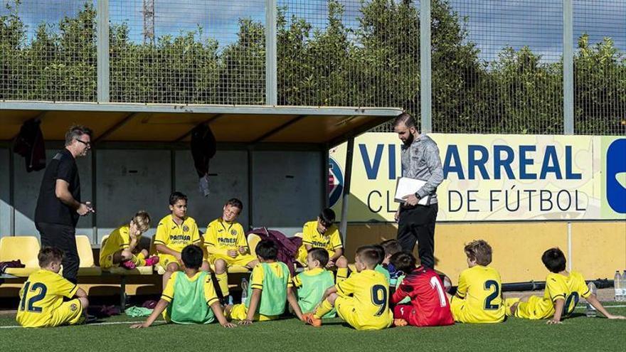 DINARS La ‘família’ de l’aleví F representa a la perfecció els valors del Villarreal CF