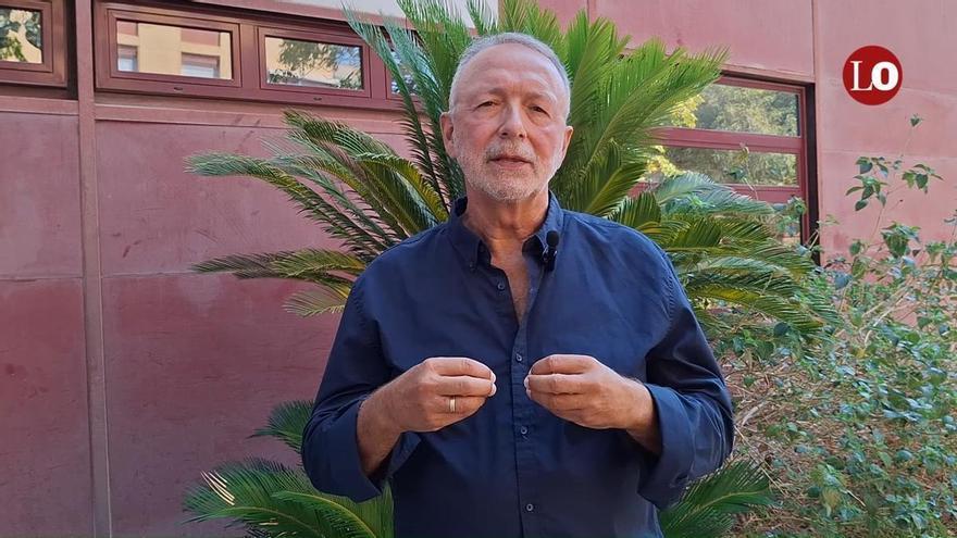 El profesor Enrique González Lorca responde a las preguntas de La Opinión