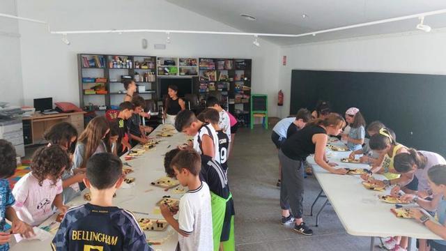 Taller infantil en San Pedro de Ceque el pasado verano. | CEDIDA