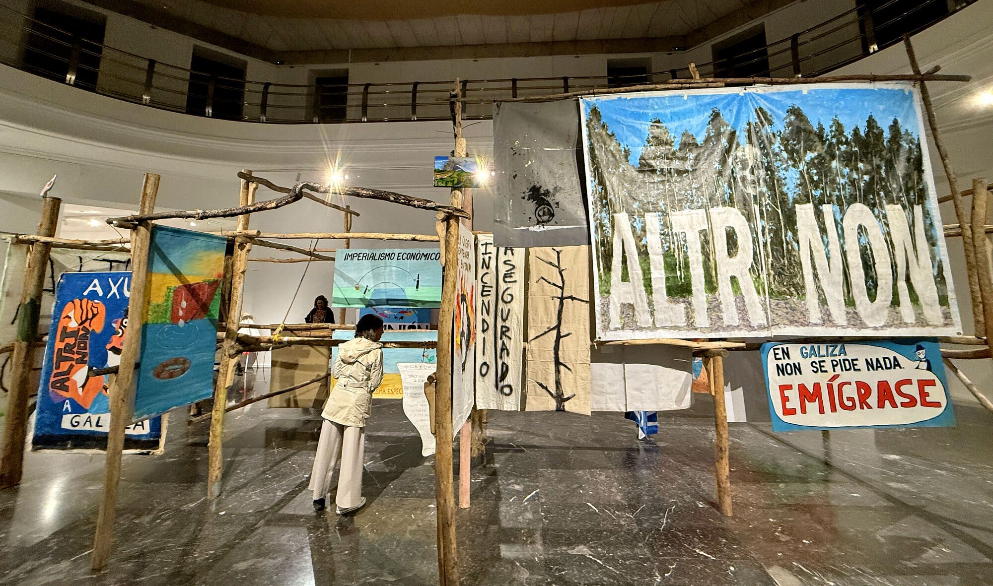 Diferentes vistas da exposición, que se pode ver na Casa das Artes