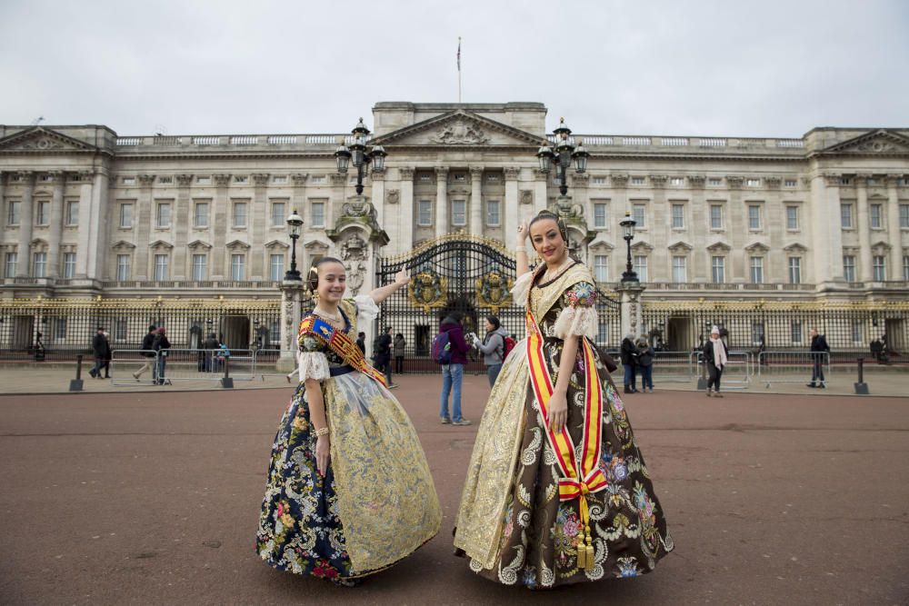 Tercer y último día: la foto frente al Palacio de Buckingham.