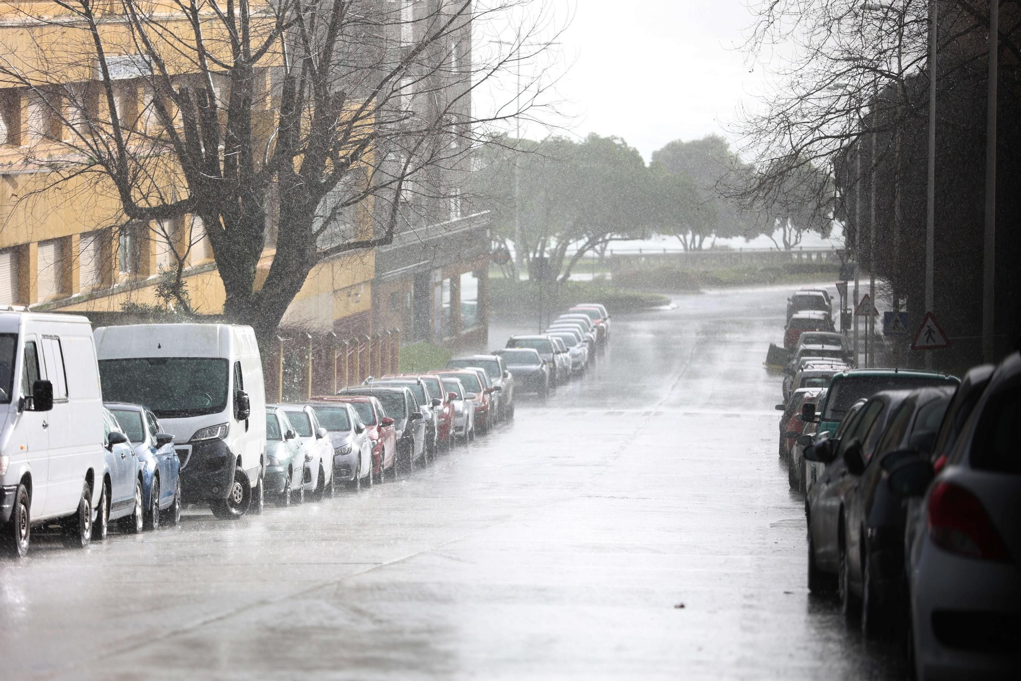 El paso de la nueva borrasca Ivo, la tercera consecutiva, por A Coruña
