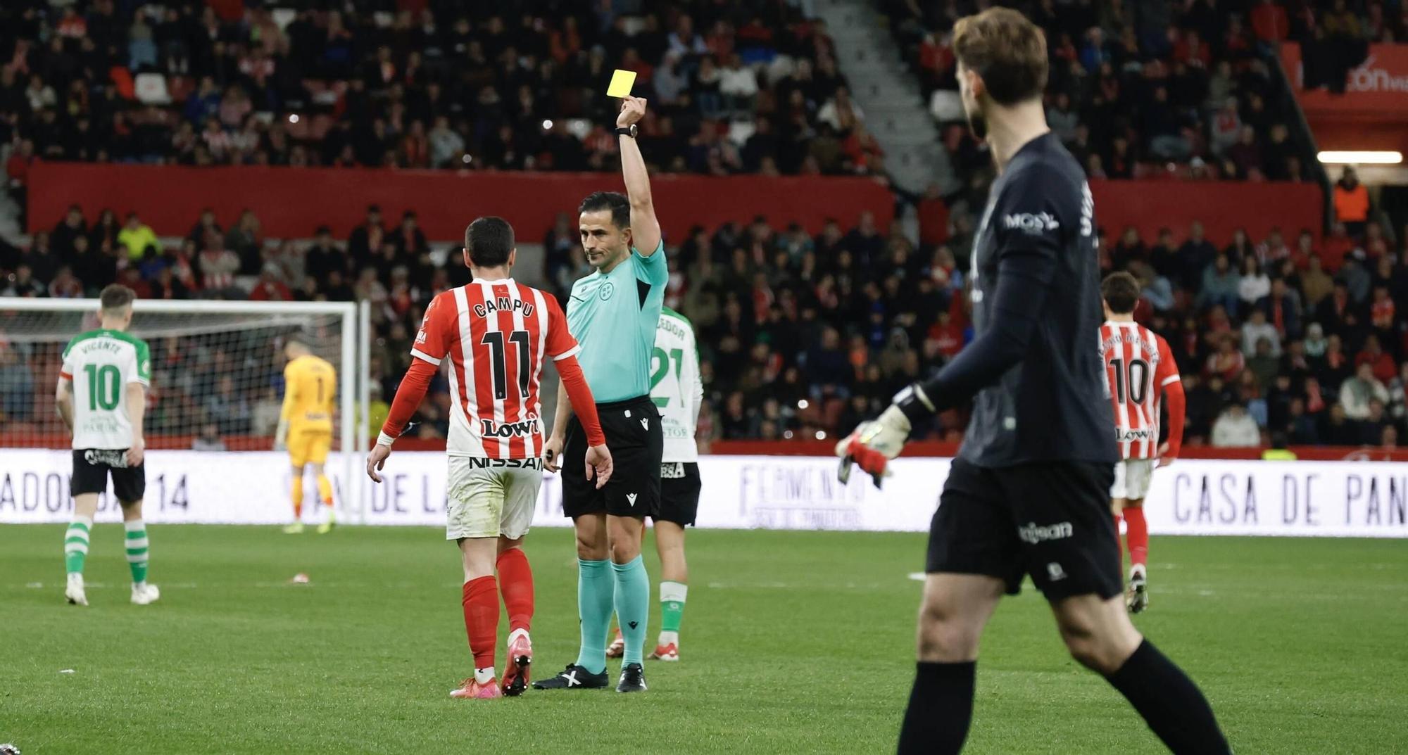 EN IMÁGENES: Ambientazo en el Sporting-Racing de Santander disputado en El Molinón