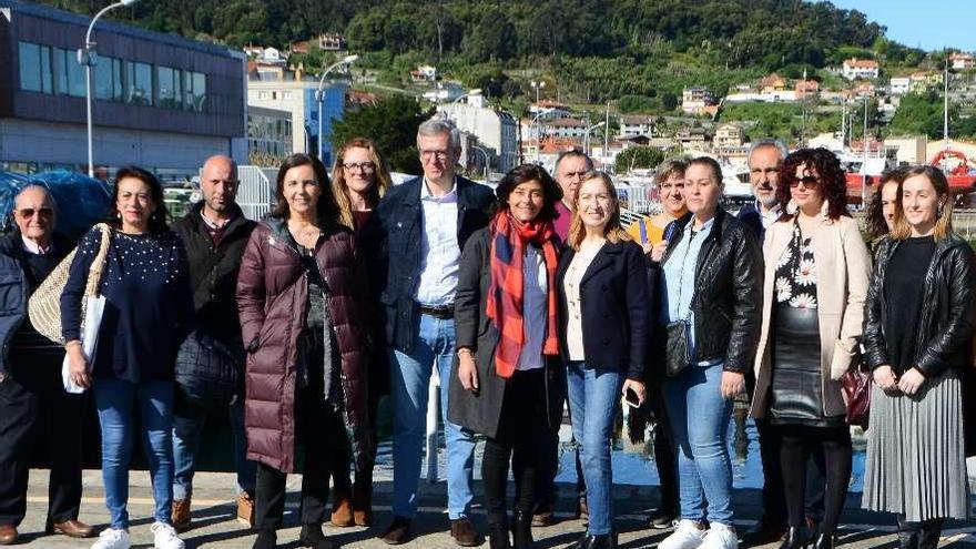 Un acto del PP en Bueu esta semana, con María Blanco, primera por la derecha.