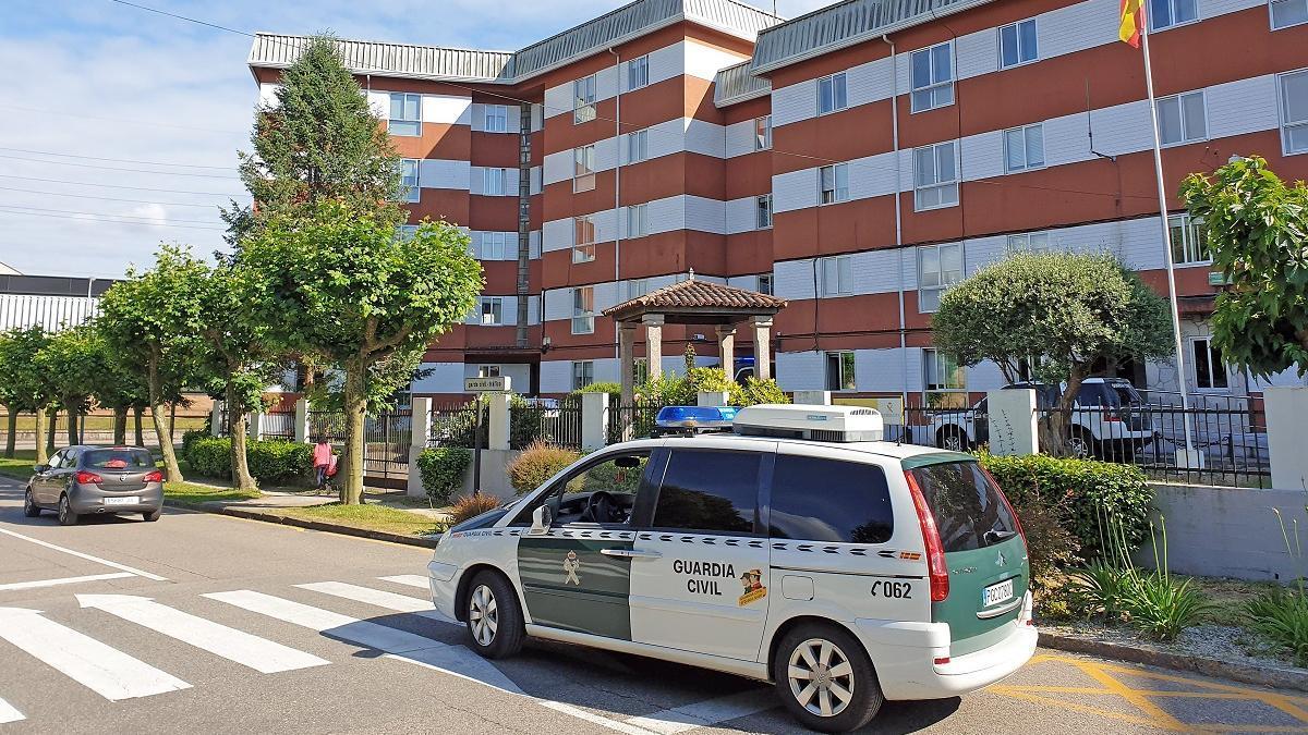 Un vehículo de la Guardia Civil, en O Porriño