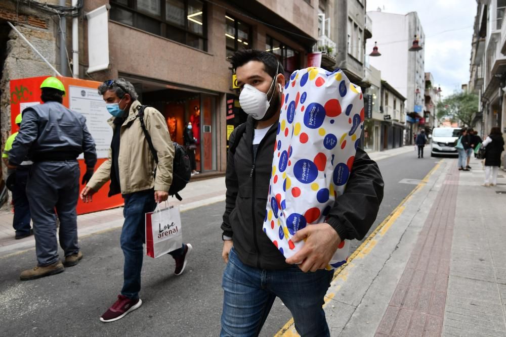 Terrazas, compras, gestiones, paseos... así vive Pontevedra la Fase 1 de la desescalada