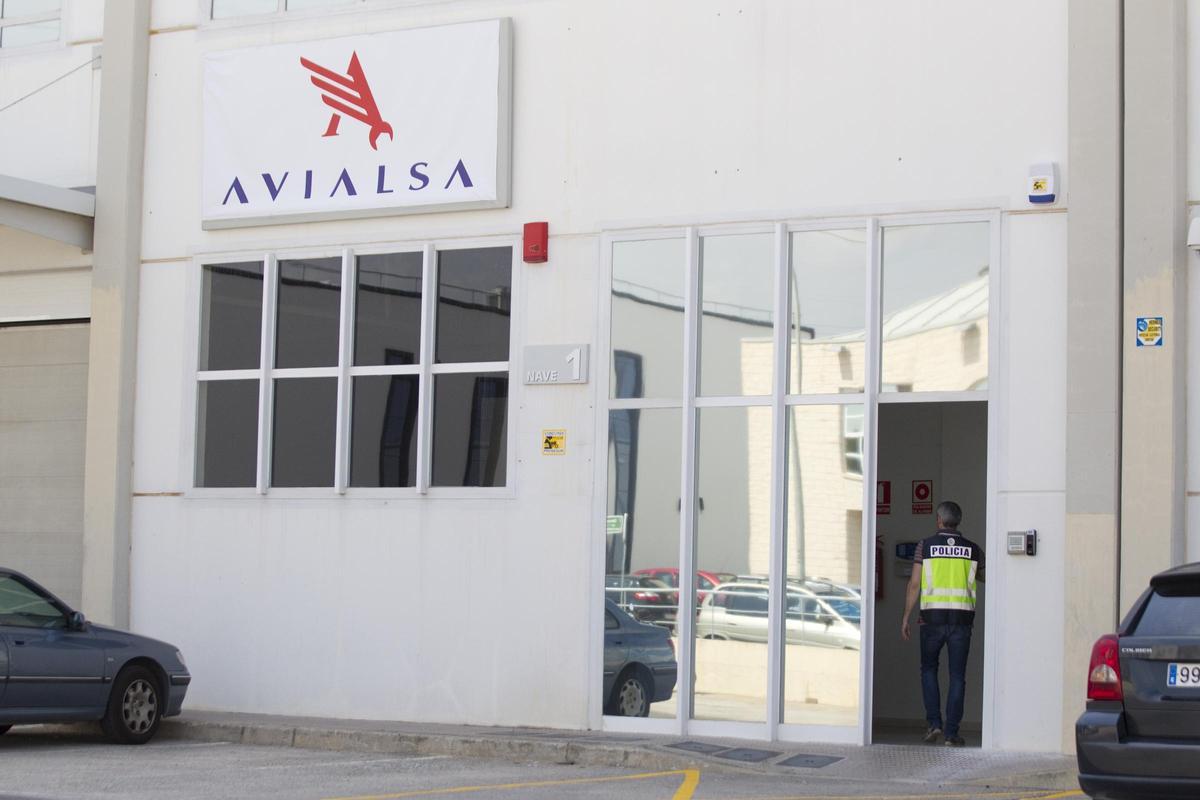 Sede de la empresa Avialsa en Paterna, el día que fue registrada por la UDEF, en el marco de la operación Hispaniolus (castellano, en latín).