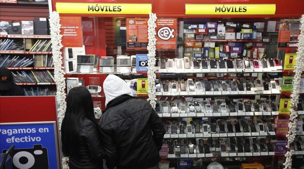 rosas14849687 barcelona 04 01 2011 establecimiento tienda cex donde se com191107141151 rosas14849687 barcelona 04 01 2011 establecimiento tienda cex donde se com191107141151