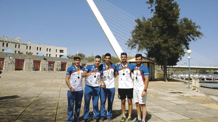 De izqda. a drcha., Brais Casás, Manuel Garrido, Gabriel Campo Pavón, Roi Rodríguez y Rubén Millán.