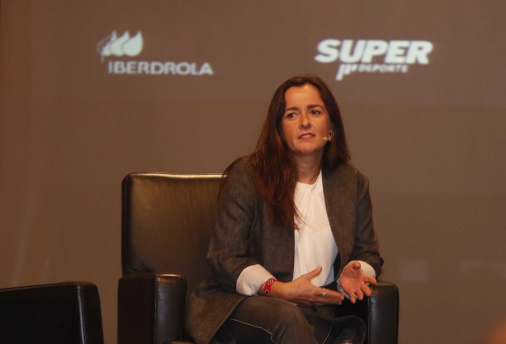 Debate entre Campeonas en el tercer Foro 25 años de SUPER, en imágenes