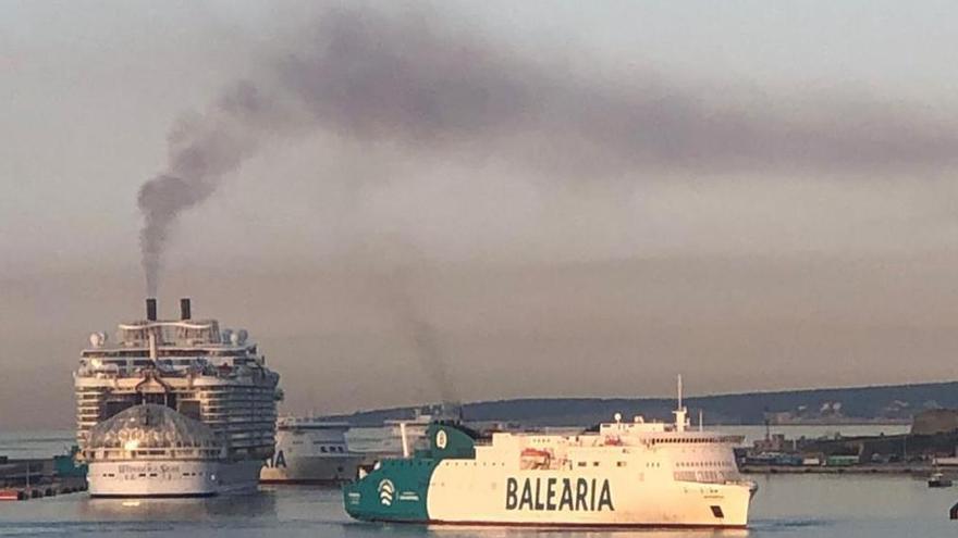 El &#039;Wonder of the Seas&#039; asegura que la columna de humo con la que atracó en Palma eran en realidad &quot;vapores&quot;