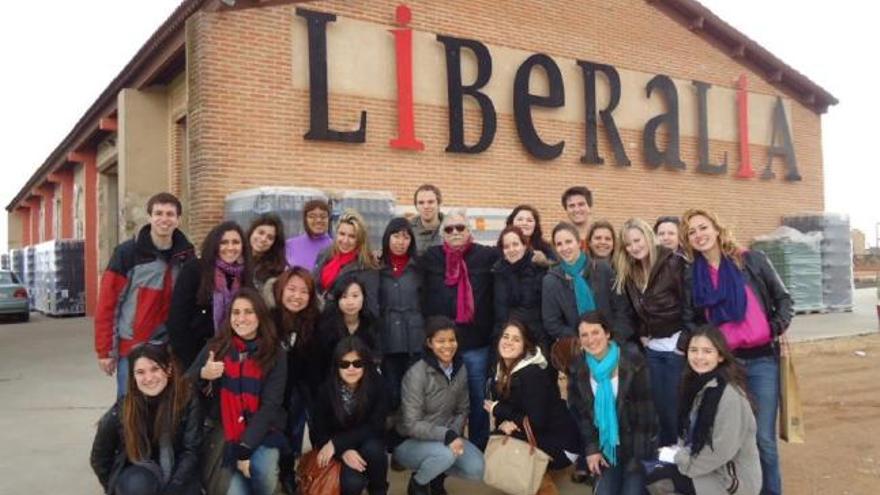 Alumnos del Centro de Estudios Hispánicos visitan Liberalia
