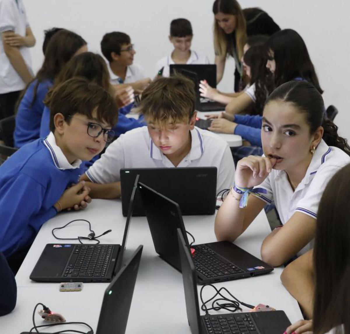 La Laboral coge el mando de la educación