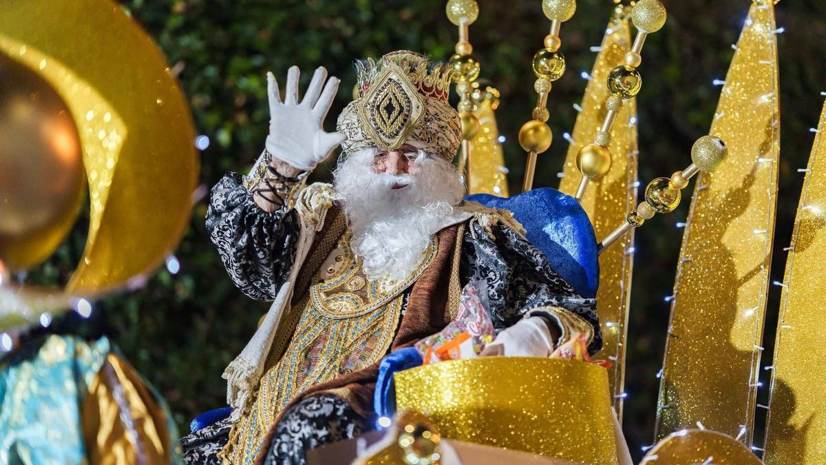 La magia de los Reyes Magos recorre Mérida