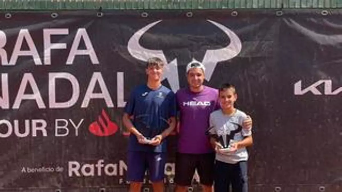El tenista alzireño Adrián Ferrandis gana en Madrid y jugará en la academia de Rafa Nadal