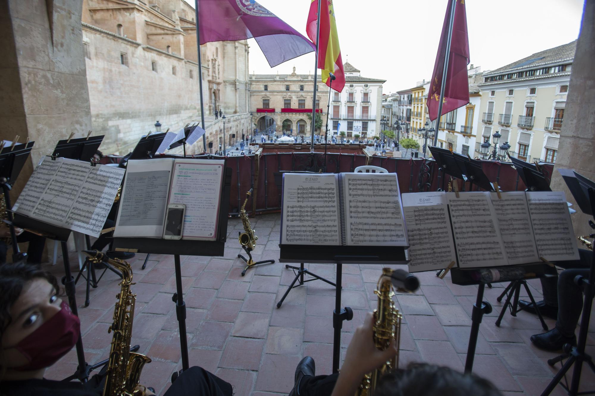 Lorca honra la memoria de las nueve víctimas de los terremotos con un emotivo memorial