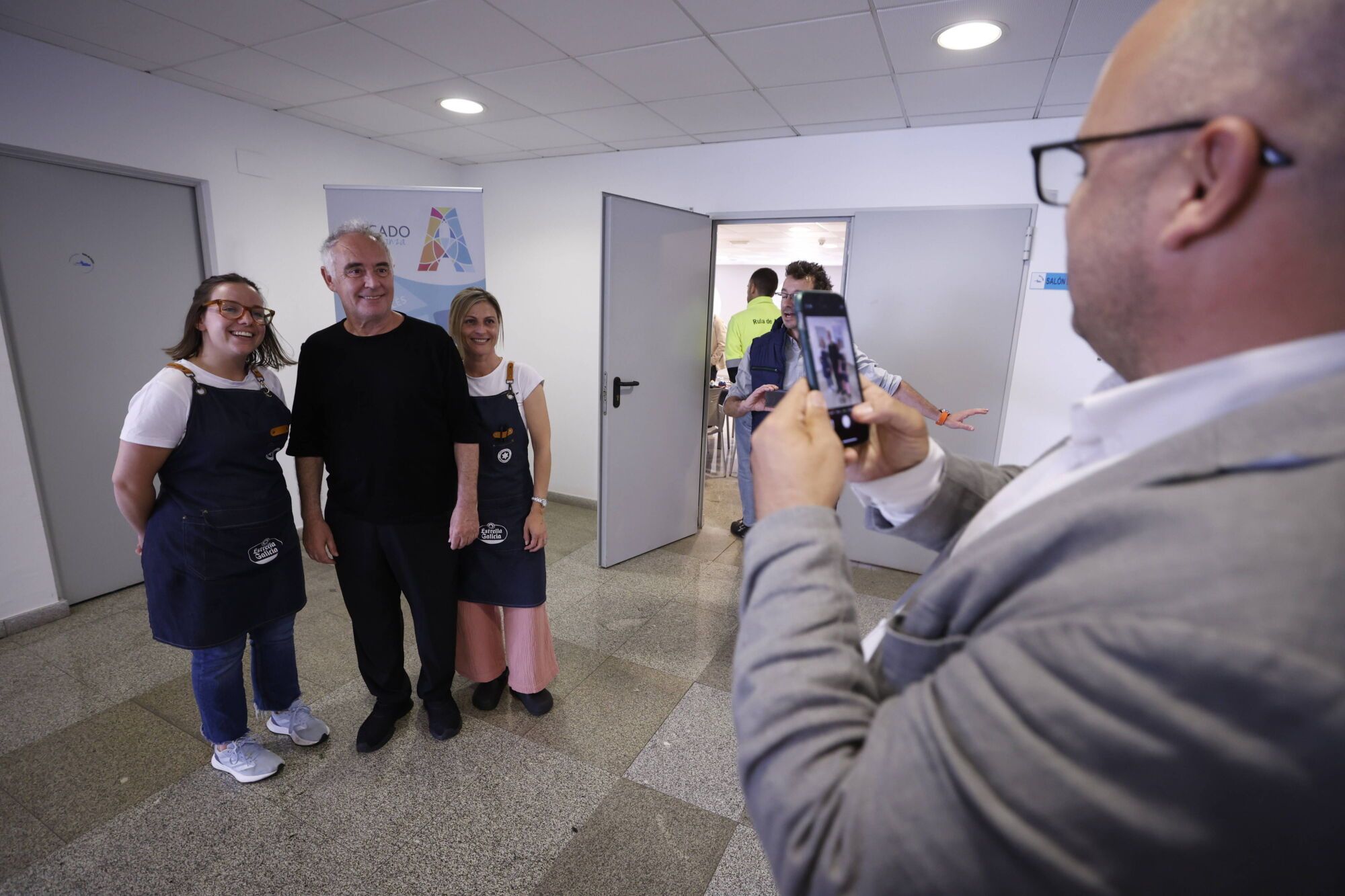Ferrán Adrià, entre bonitos y bocartes, elogia la capacidad de Asturias de &quot;innovar desde el mar&quot;
