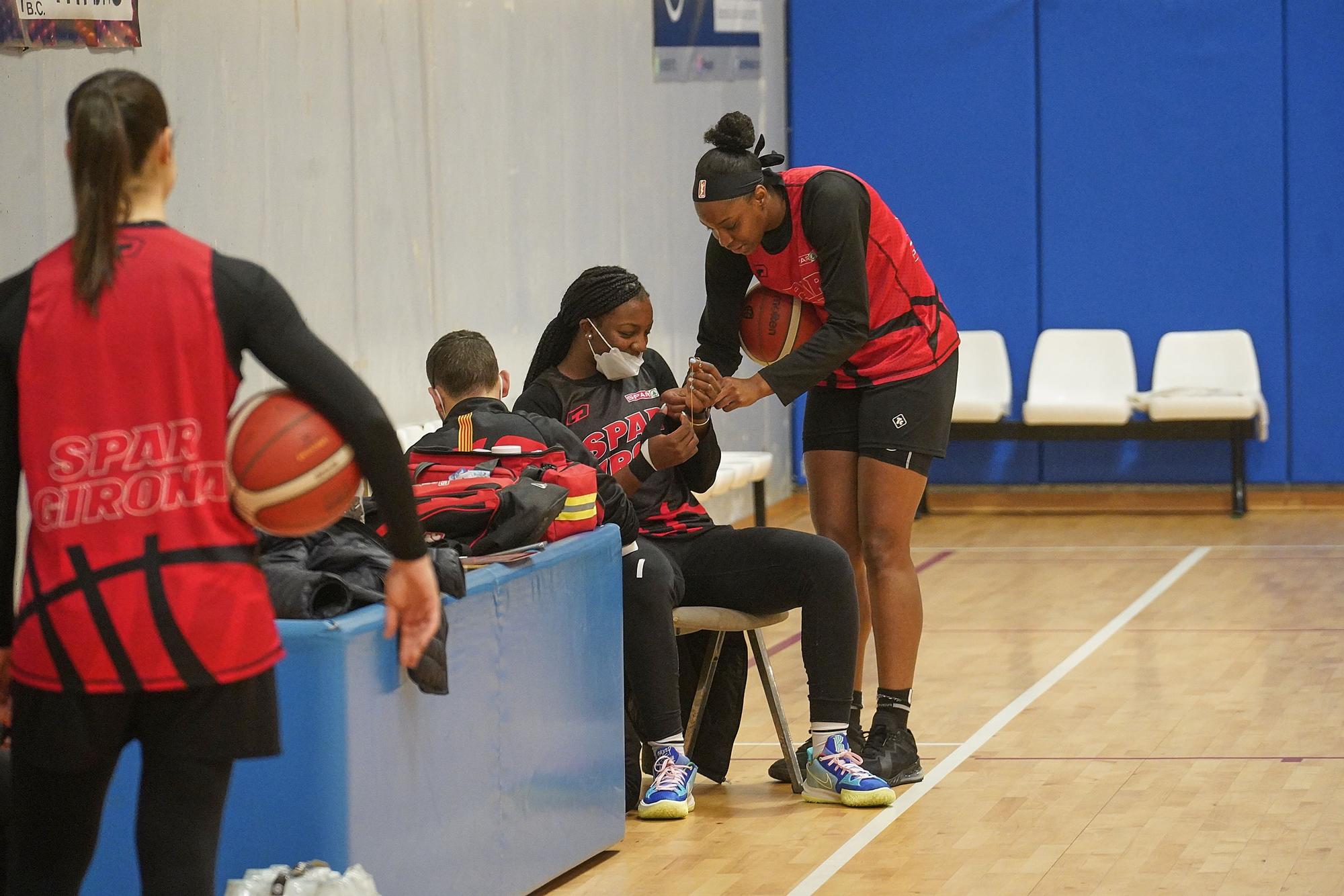 Magali Mendy ja s'entrena amb l'Uni i debutarà dimarts al Ferrol