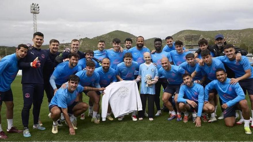 La UD Ibiza llora a María Caamaño, la 'Princesa Futbolera Guerrera', símbolo de lucha y esperanza