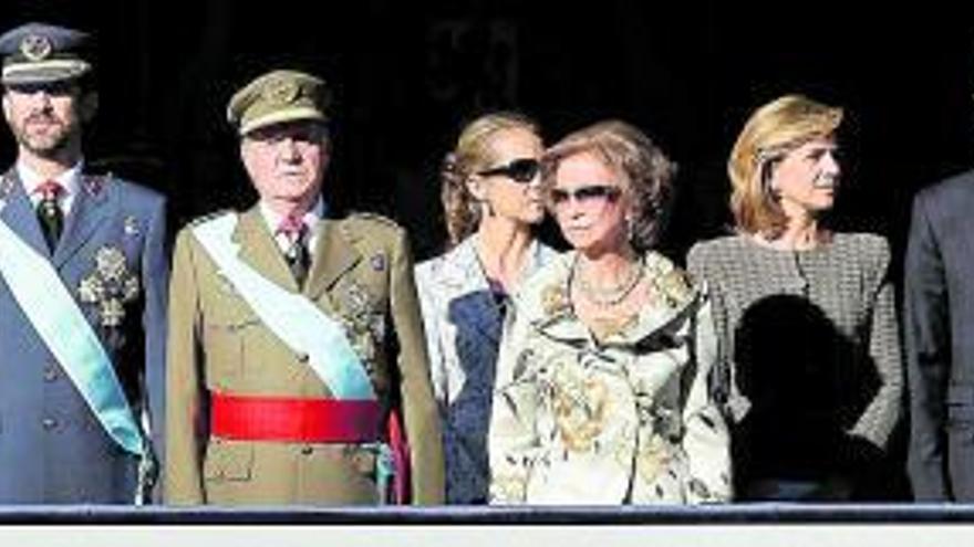 La familia real española, en un acto en el año 2009.
