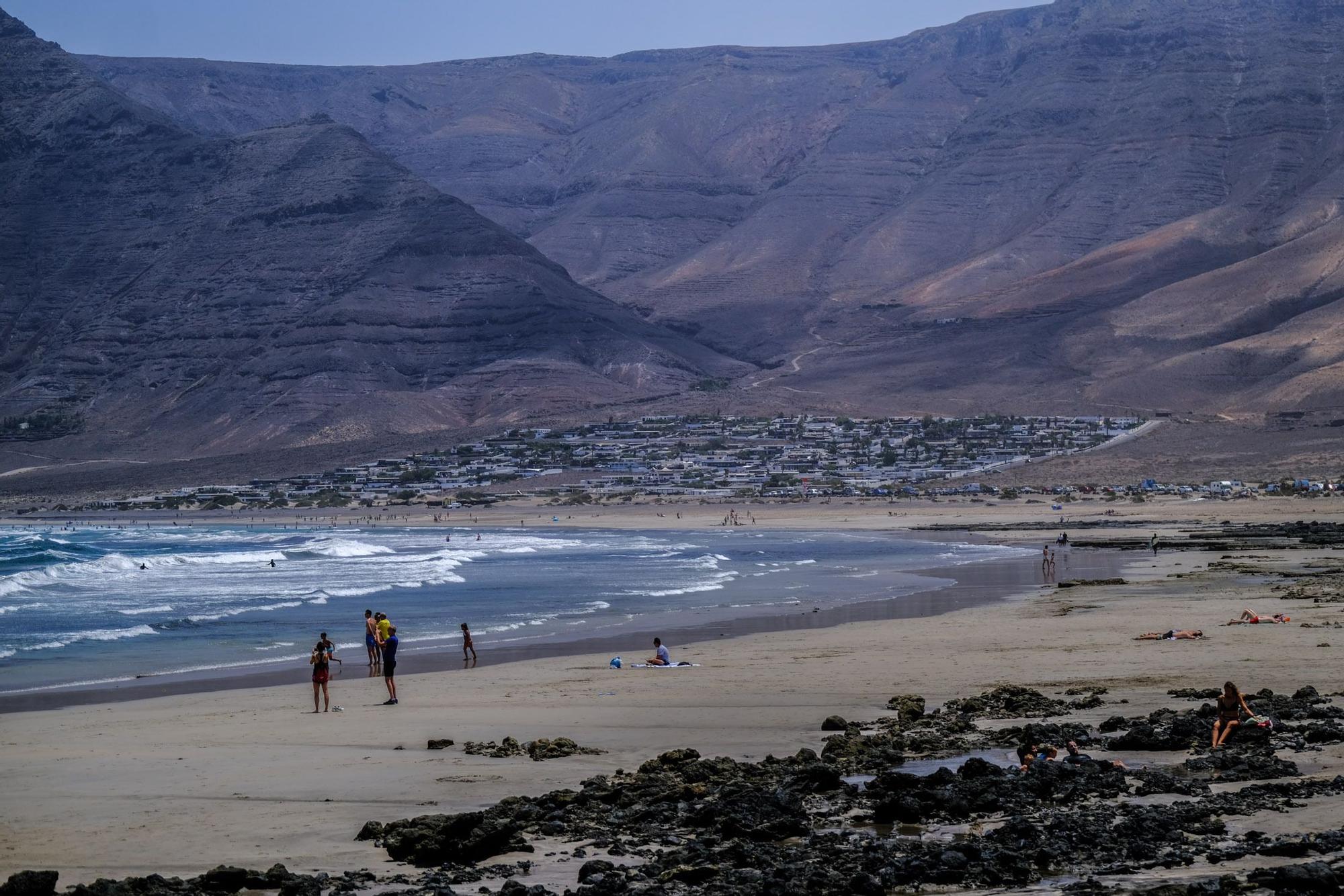 Pedro Sánchez y José Luis Rodríguez Zapatero veranean en Lanzarote