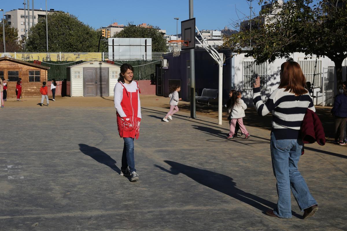 La escola Paco Candel de LHospitalet dicen basta tras 12 años en barracones