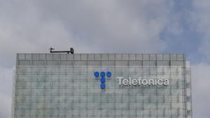 Exterior de la sede de Telefónica,