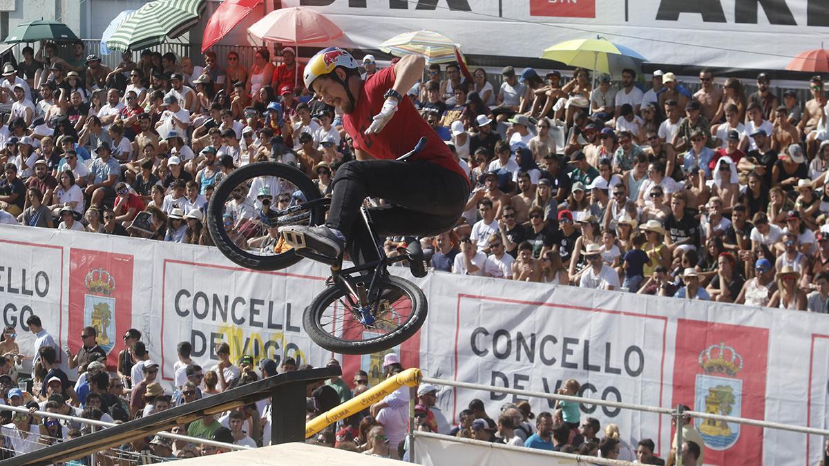 Un &#039;rider&#039; durante la competición de BMX de O Marisquiño de 2017