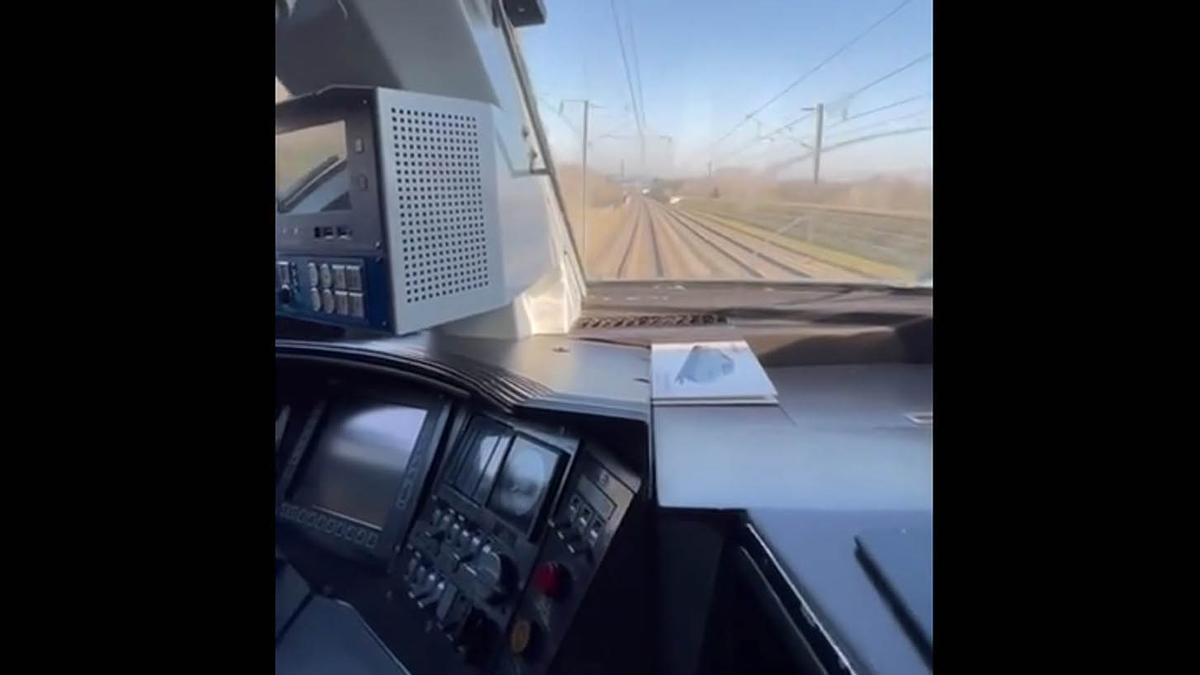 Los maquinistas de Renfe realizan pruebas en el AVE entre Barcelona-Lyon