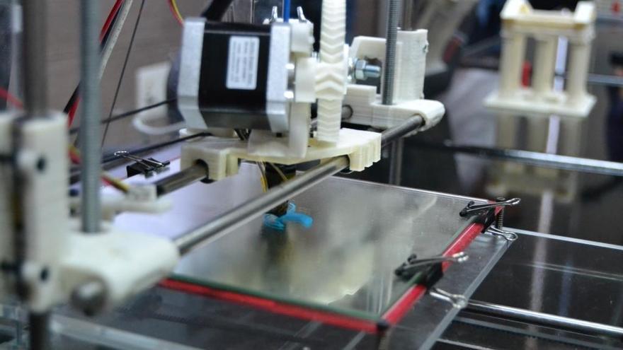 La UPCT imprimirá material sanitario en su laboratorio 3D