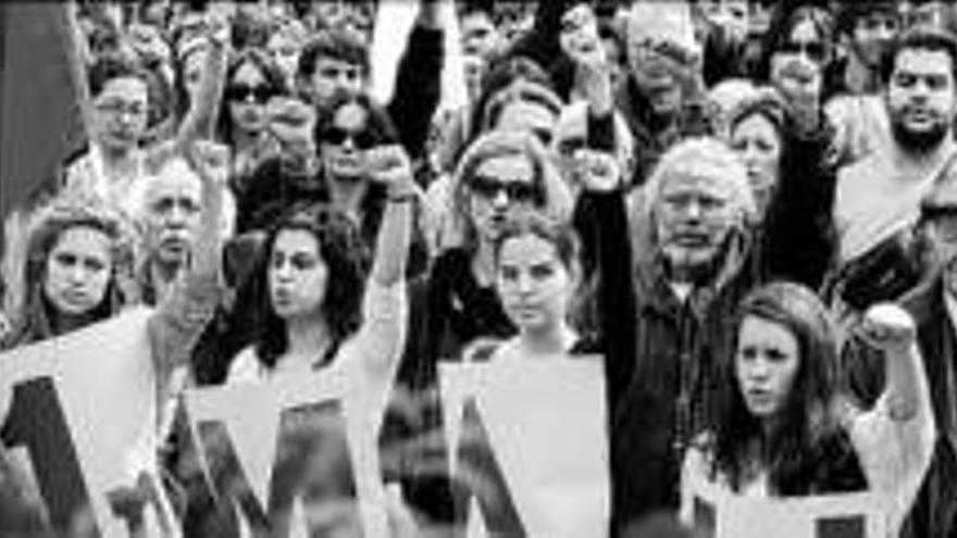 Jóvenes y mayores, frente a Papandreu