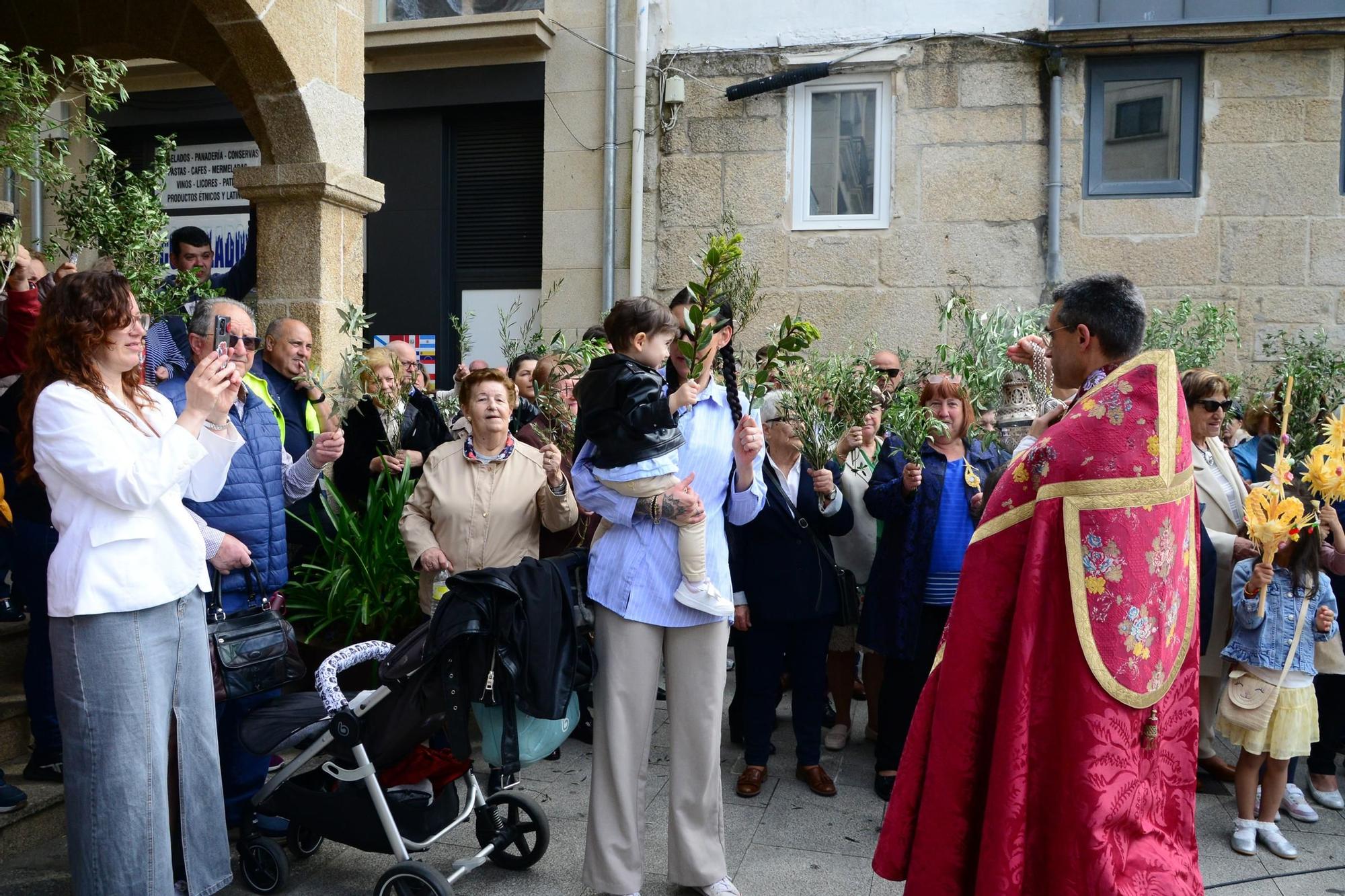 El Domingo de Ramos en O Morrazo. La procesión de La Borriquilla en Cangas