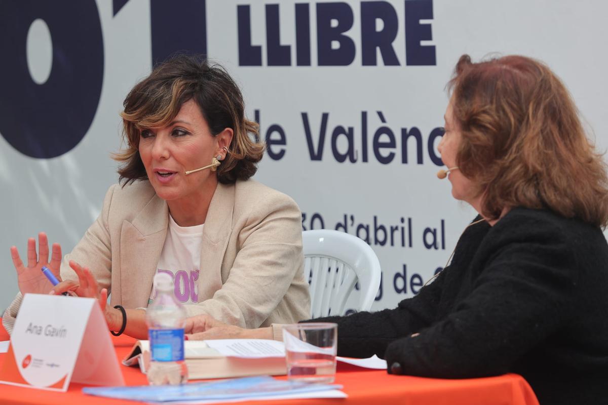 Sonsoles Ónega, Helena Resano, Zülfu Livanelli... la Fira del Llibre de València abre tras las lluvias de esta mañana