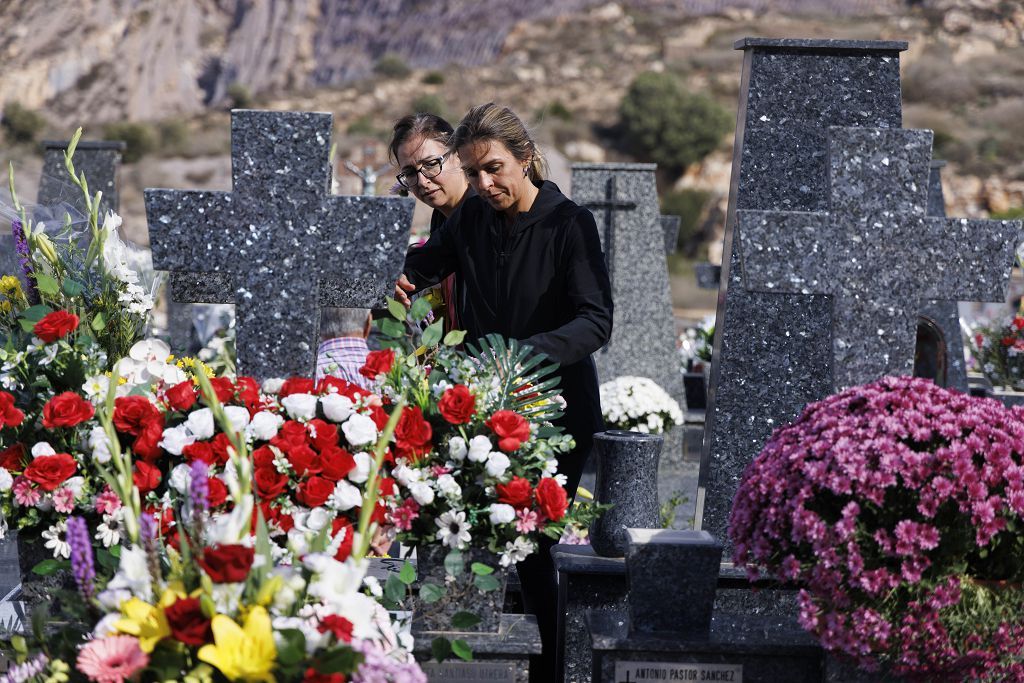 Día de Todoso los Santos en el cementerio de Los Remedios de Cartagena