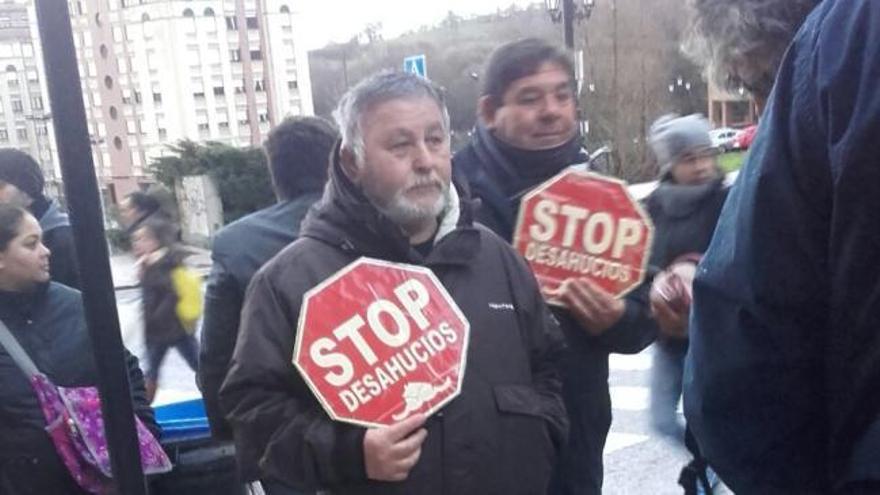 "La PAHD se moviliza contra un desahucio en Oviedo"