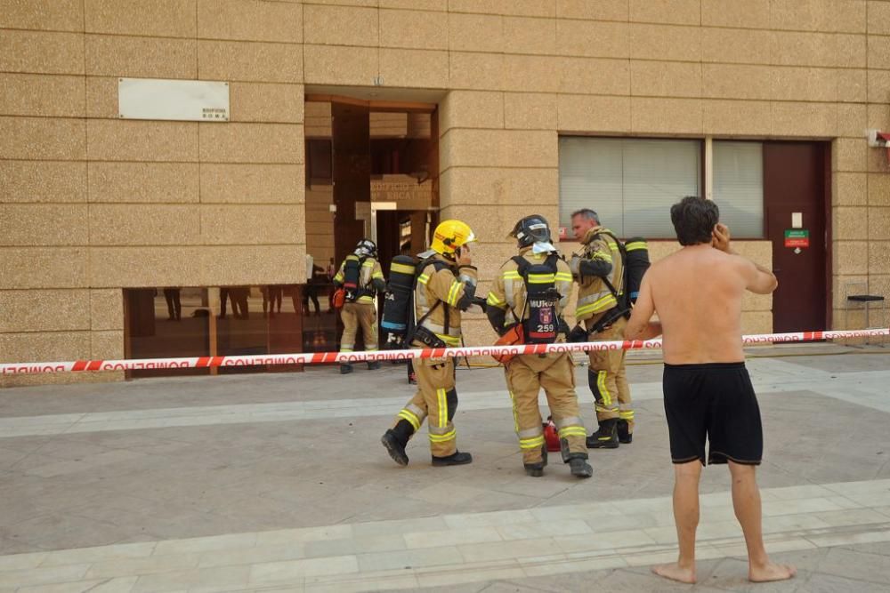 Los bomberos de Murcia, luchando contra el fuego c