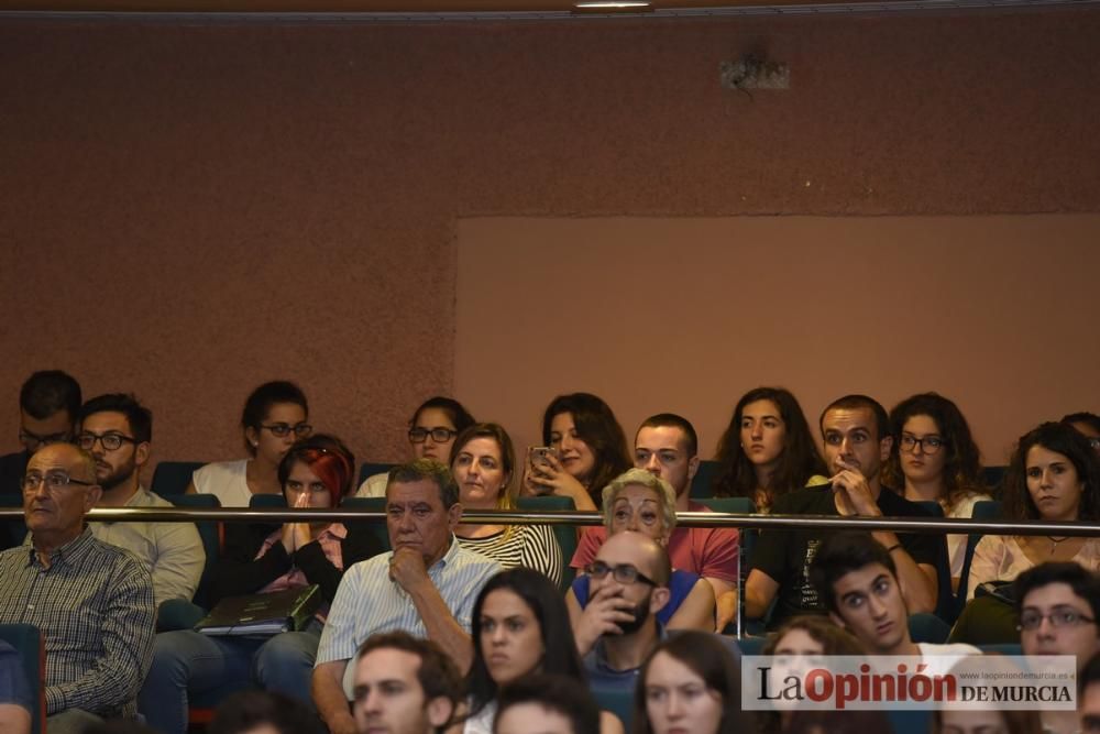 Conferencia de Arturo Pérez Reverte en la UMU
